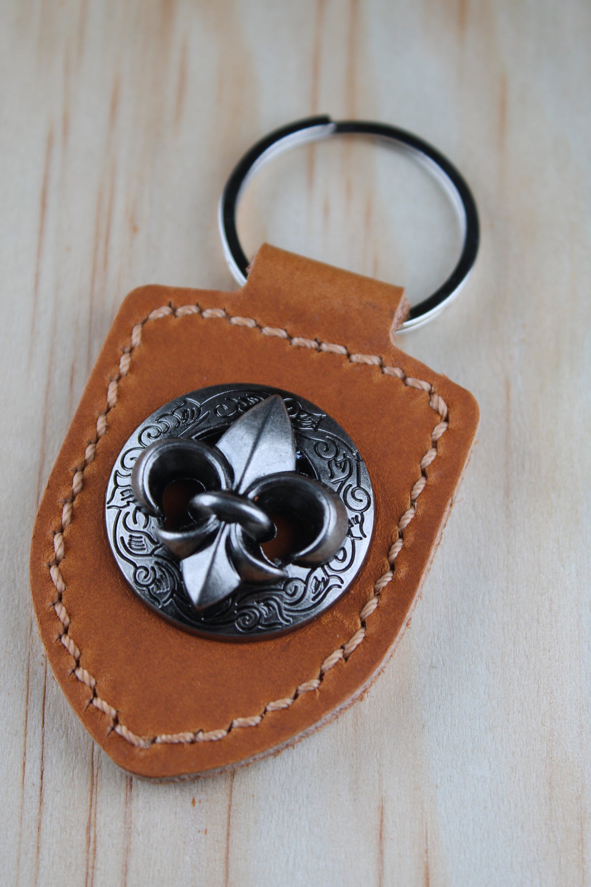 The Fleur-de-Lis Medallion Keychain