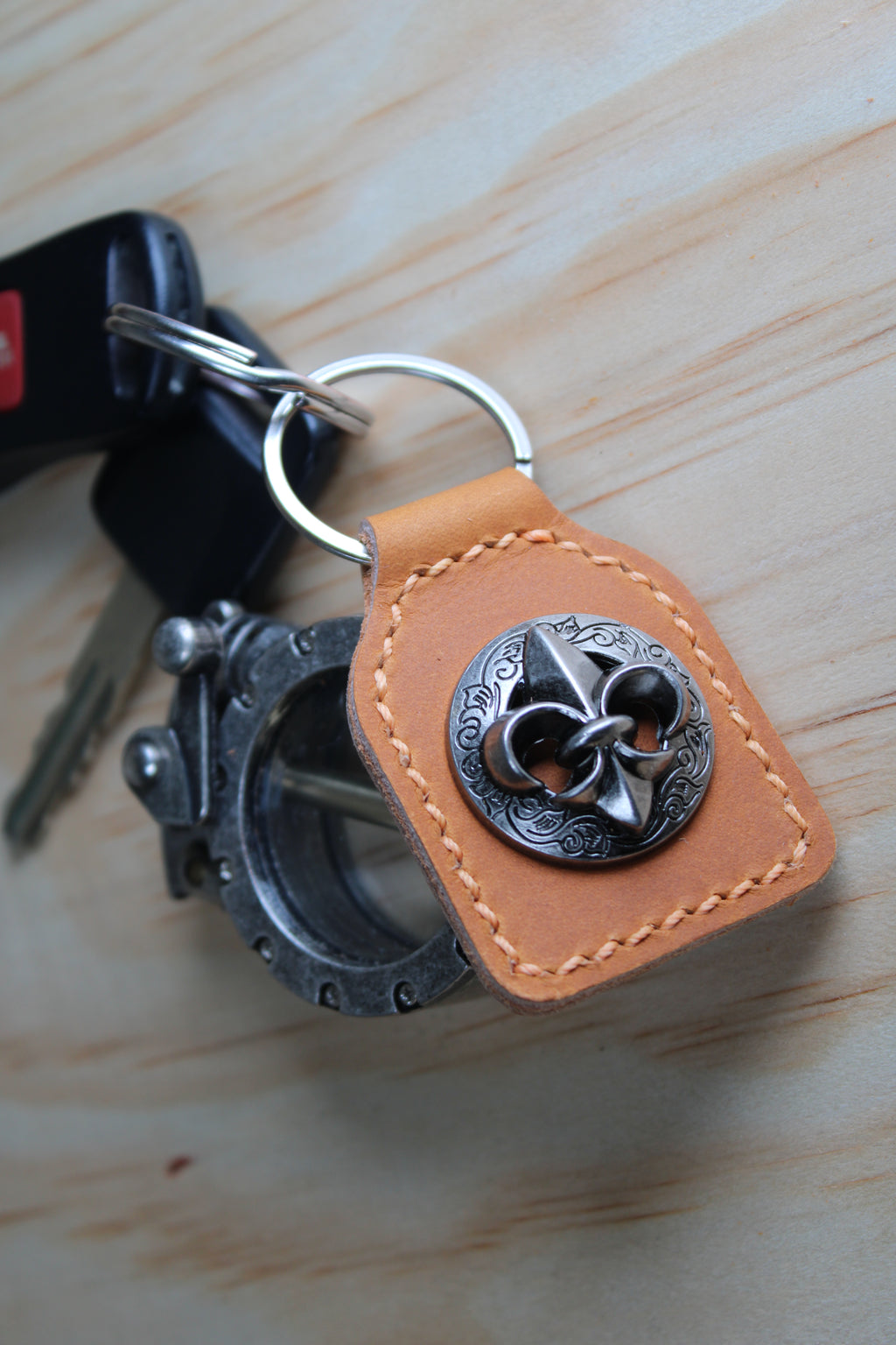 The Fleur-de-Lis Medallion Keychain