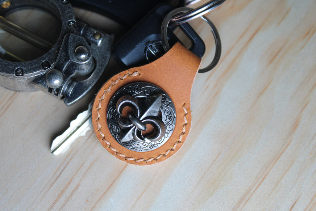 The Fleur-de-Lis Medallion Keychain