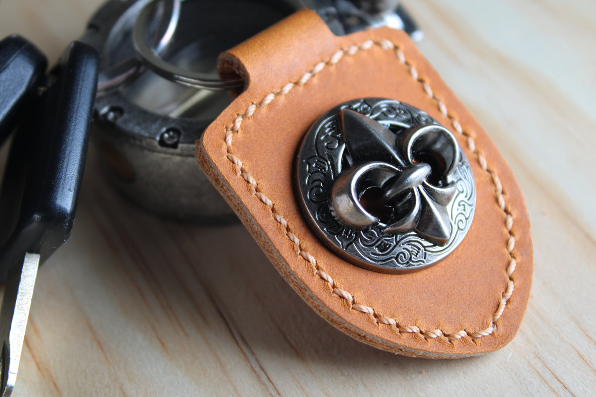 The Fleur-de-Lis Medallion Keychain