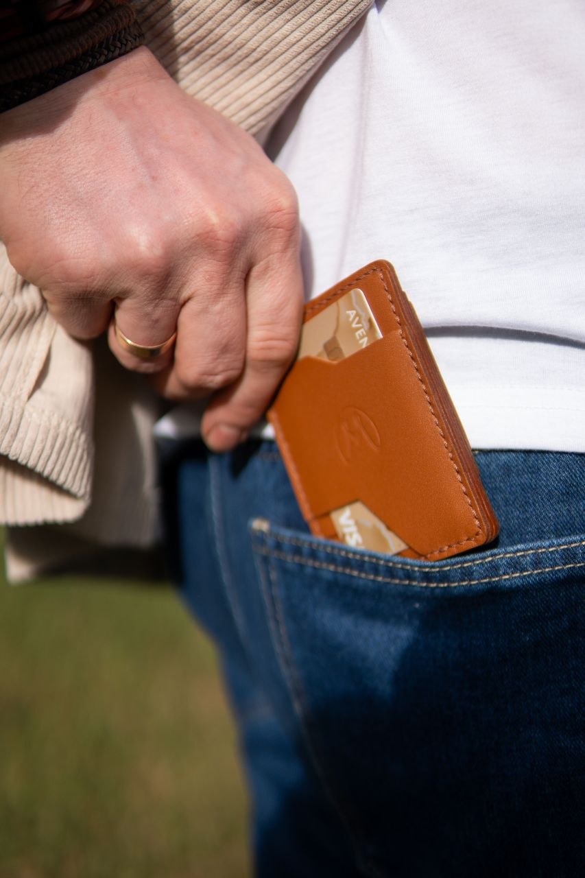 Slim 4-Pocket Cardholder