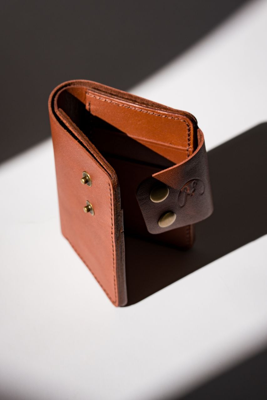 The Vanguard Vertical Leather Wallet
