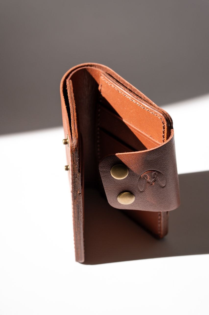 The Vanguard Vertical Leather Wallet