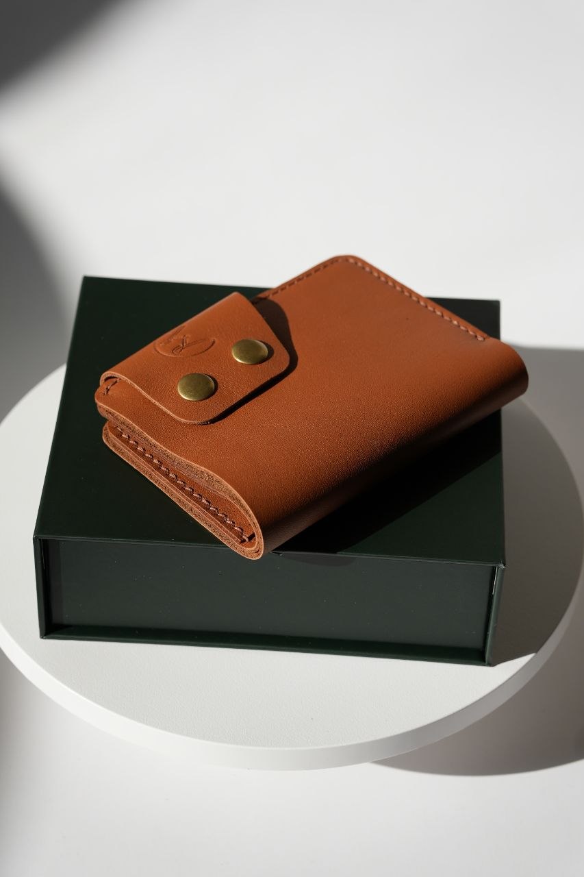 The Vanguard Vertical Leather Wallet