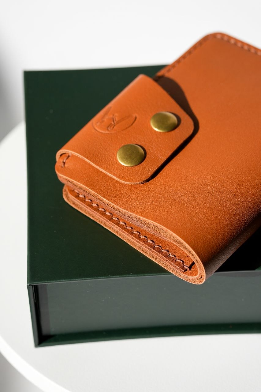 The Vanguard Vertical Leather Wallet