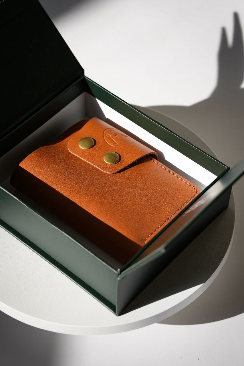 The Vanguard Vertical Leather Wallet