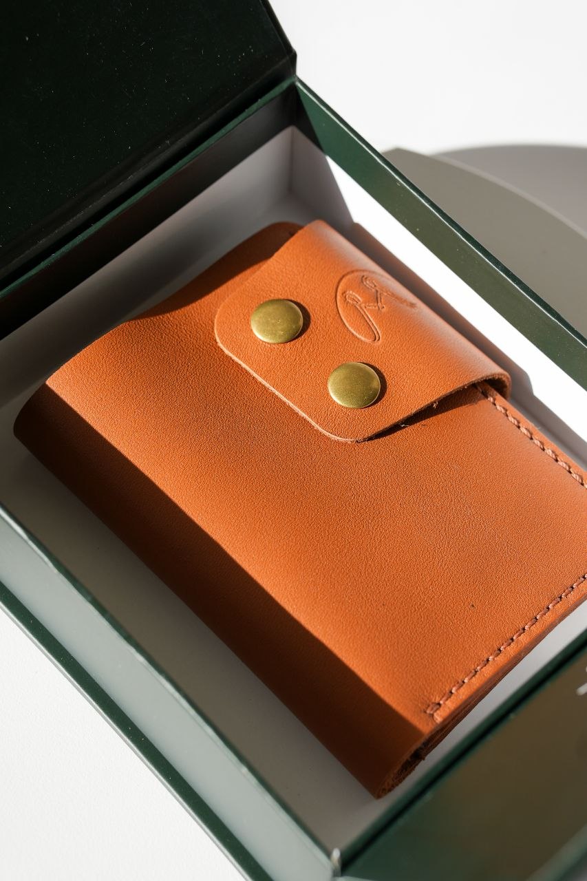 The Vanguard Vertical Leather Wallet