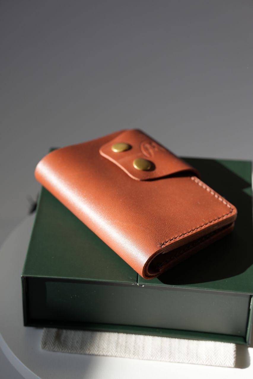 The Vanguard Vertical Leather Wallet