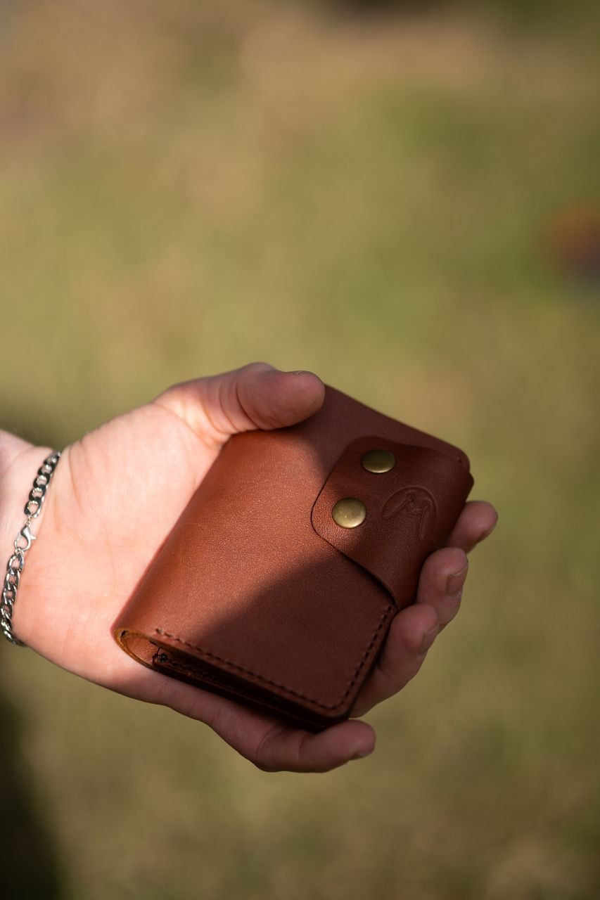 The Vanguard Vertical Leather Wallet