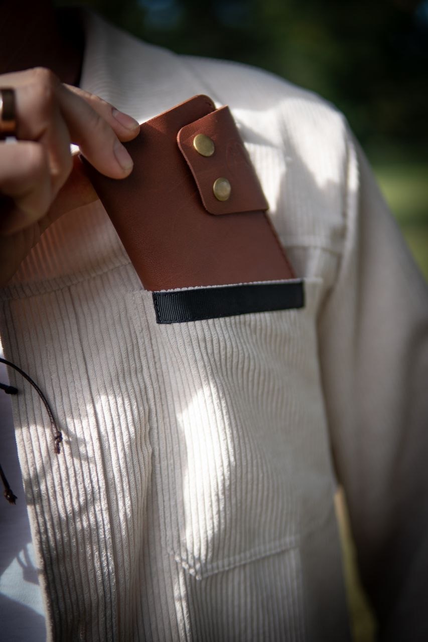 The Vanguard Vertical Leather Wallet