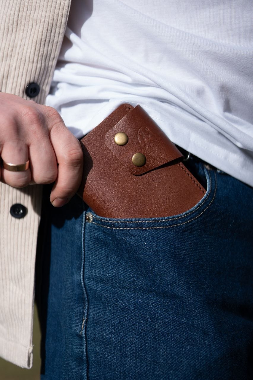 The Vanguard Vertical Leather Wallet
